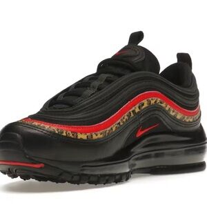 AIRMAX 97 NIKE WOMANS SNEAKERS
Size 6.5